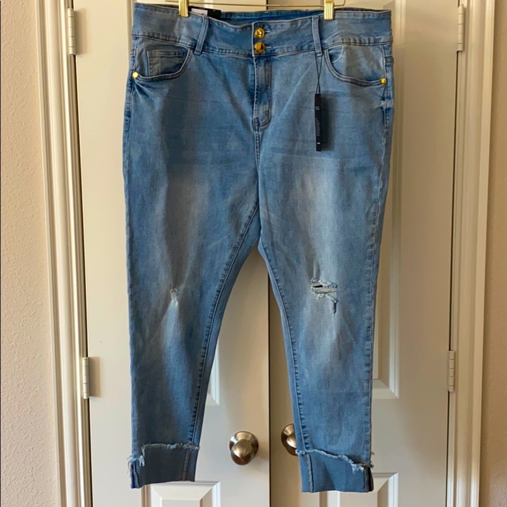 Women’s Crop Jeans